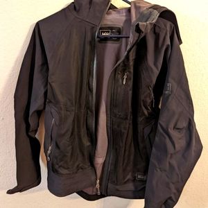 Women's REI rain shell medium